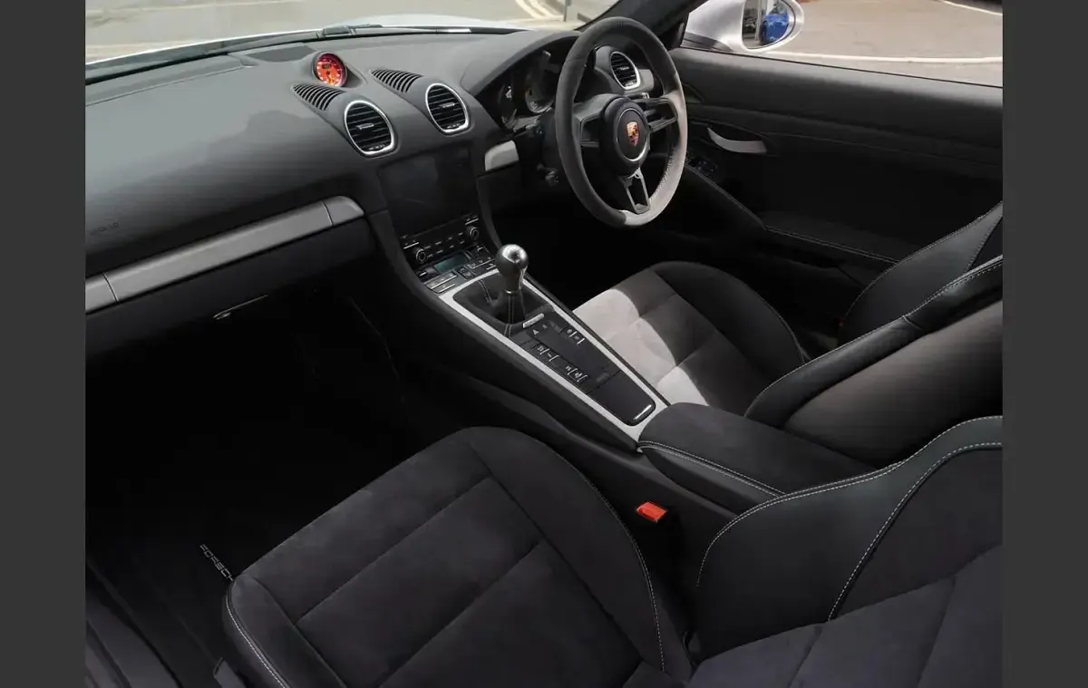 Used Porsche Cayman GT4 414 HP (304 kW) 2020 Silver Coupe