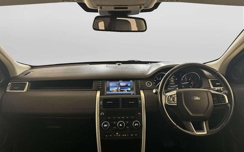 Used Land Rover Discovery Sport SE 180 HP (132 kW) 2019 White SUV