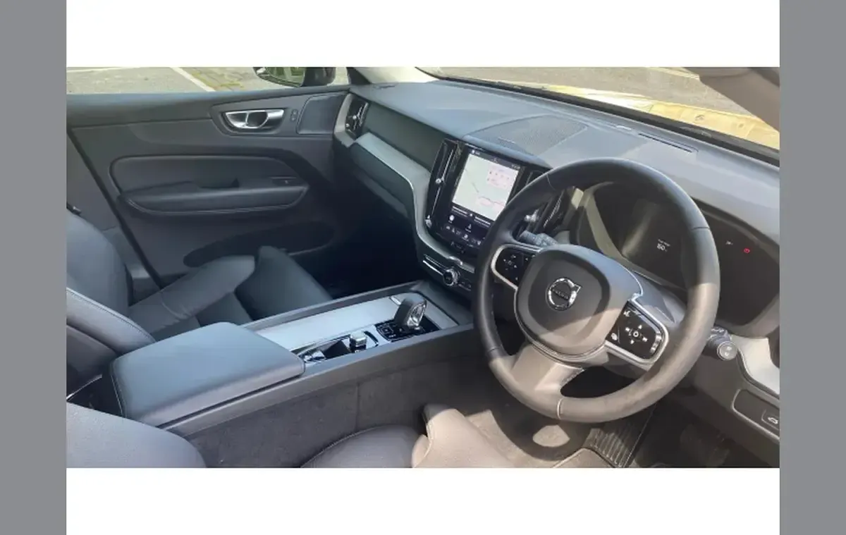 Used Volvo XC60 Plus 250 HP (183 kW) 2025 Grey SUV