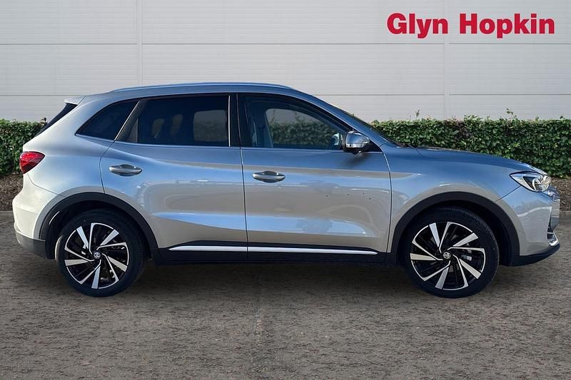 New MG ZS Trophy 2025 Silver Hatchback