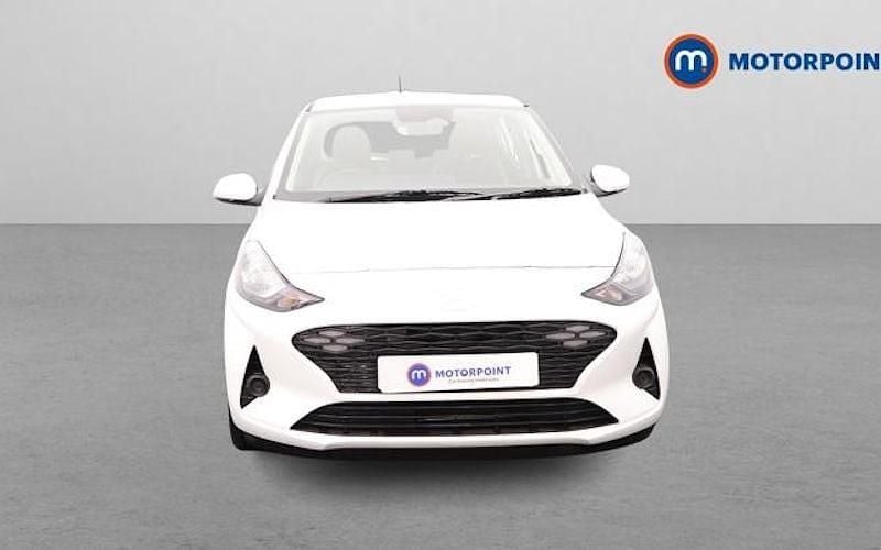 Used Hyundai i10 Advanced 63 HP (46 kW) 2025 White Hatchback