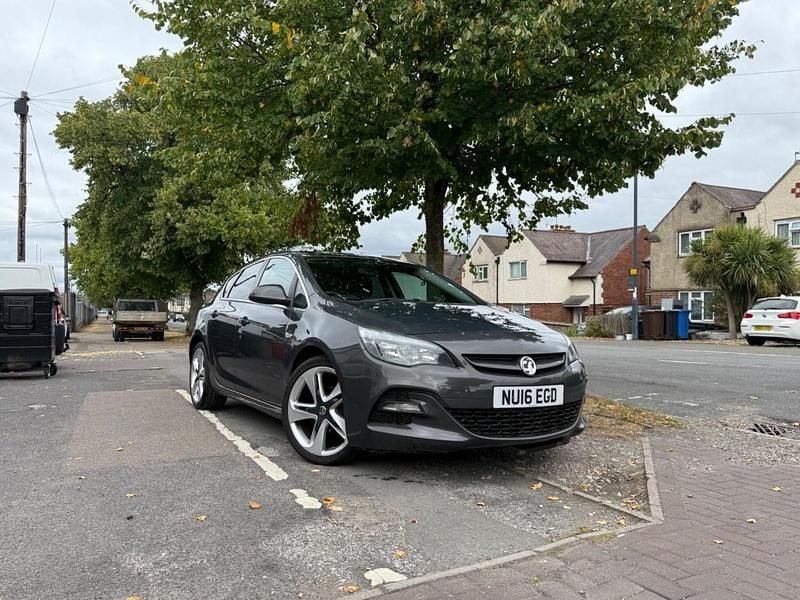 Grey Used 2016 Vauxhall Astra Edition Hatchback | £4,990 (Good price) - Image 1/4
