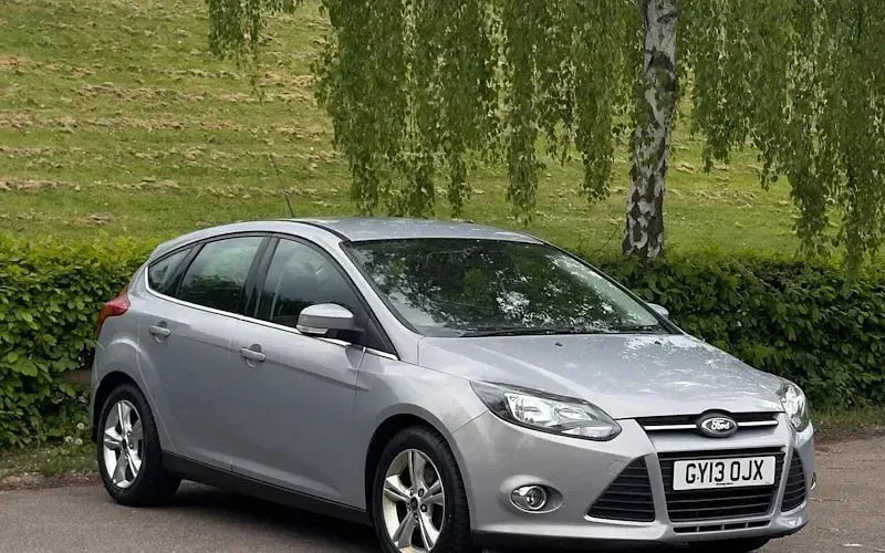 Begagnad Ford Focus Zetec 125 HK (91 kW) 2014 Halvkombi