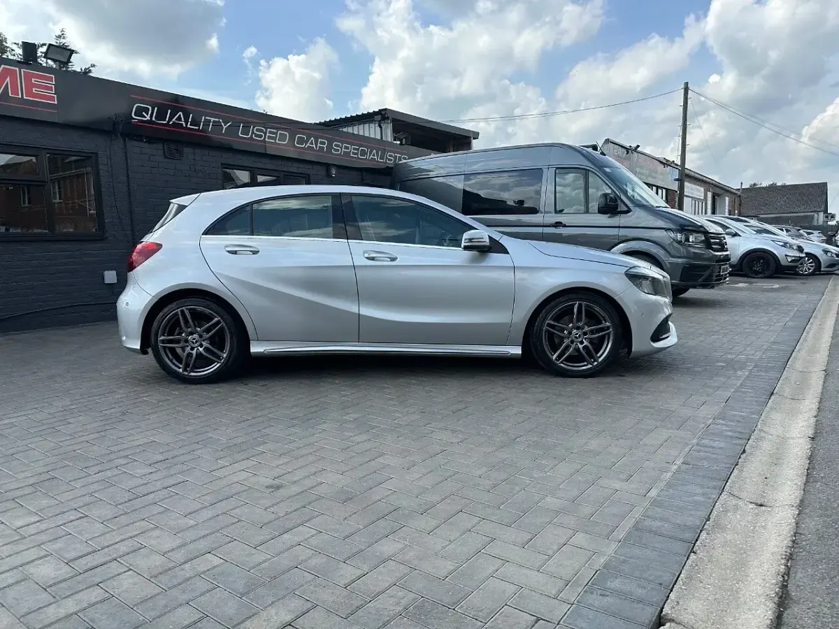 Used Mercedes A180 Executive 109 HP (80 kW) 2017 Silver Hatchback