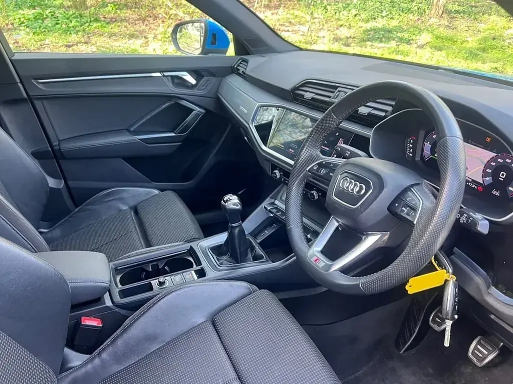 Używany Audi Q3 S-Line 150 KM (110 kW) 2019 Niebieski SUV