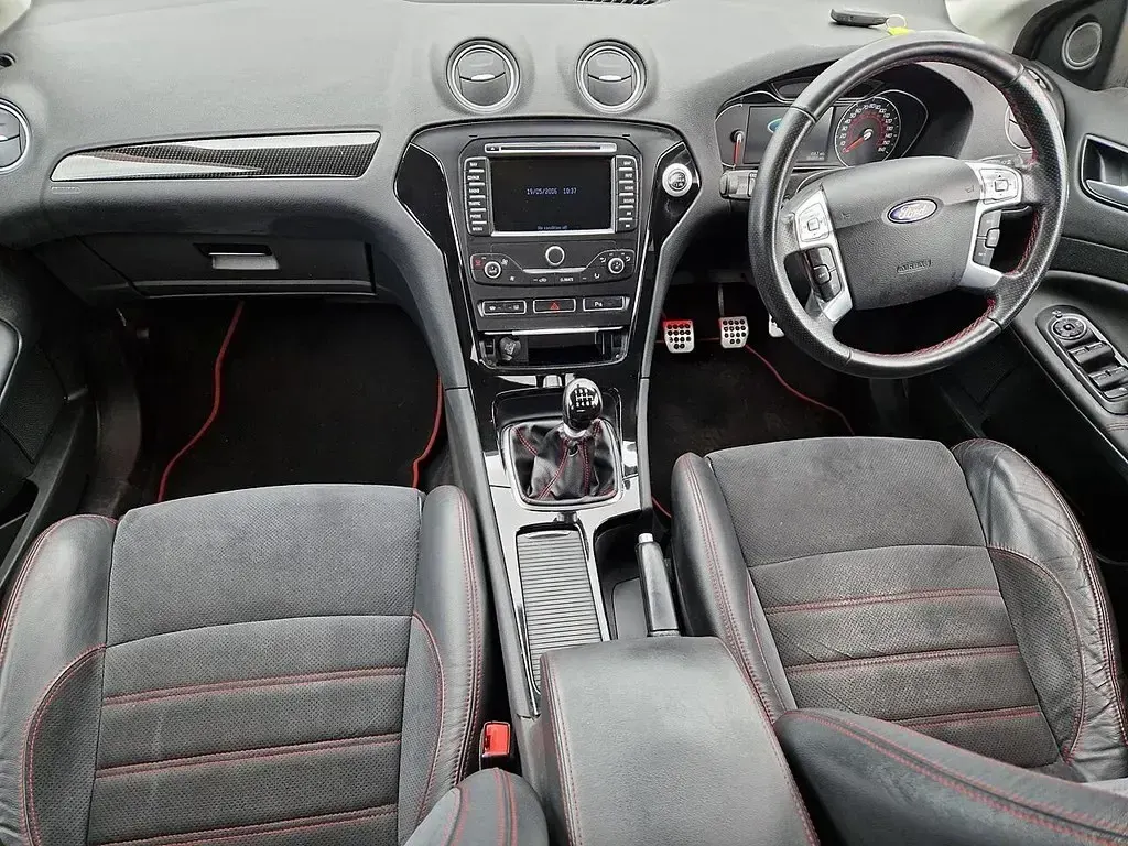 Used Ford Mondeo Titanium X 200 HP (147 kW) 2014 White Hatchback
