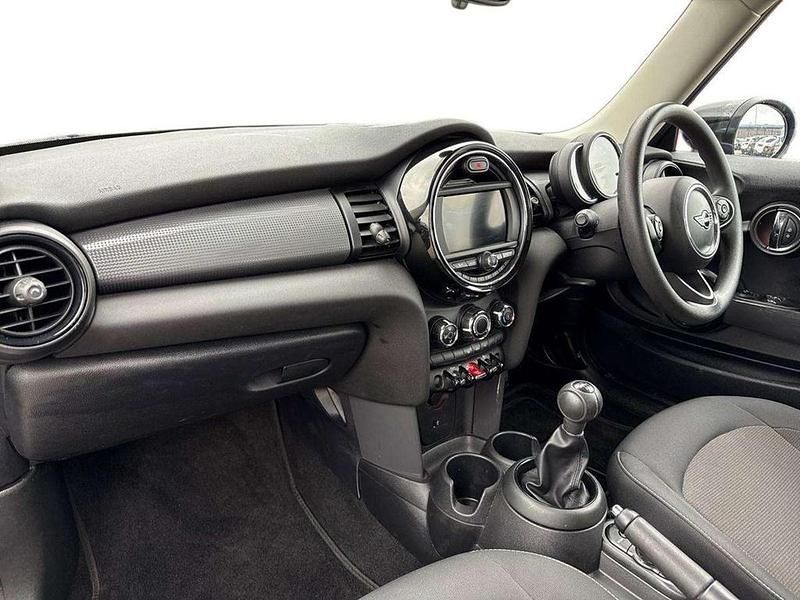 Used Mini Cooper Classic 134 HP (98 kW) 2020 Blue Hatchback