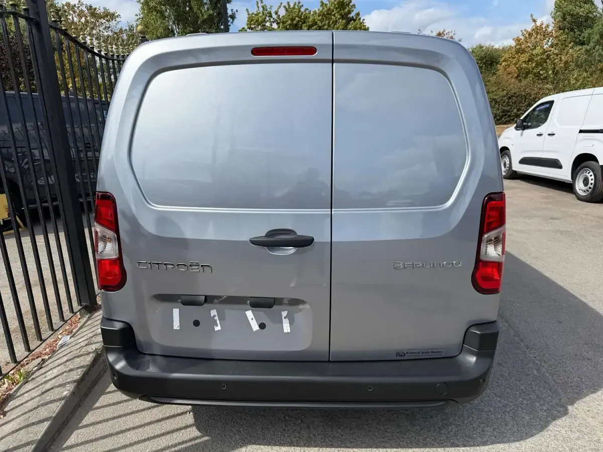 New Citroën Berlingo 100 HP (73 kW) 2026 Grey MPV