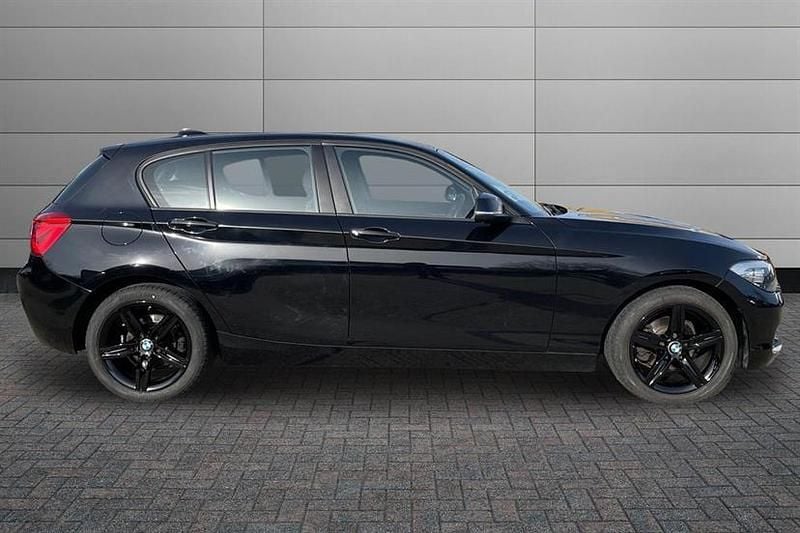 Used BMW 118 Sport Line 136 HP (100 kW) 2018 Black Hatchback