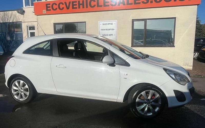 Used Vauxhall Corsa Excite 86 HP (63 kW) 2014 White Hatchback