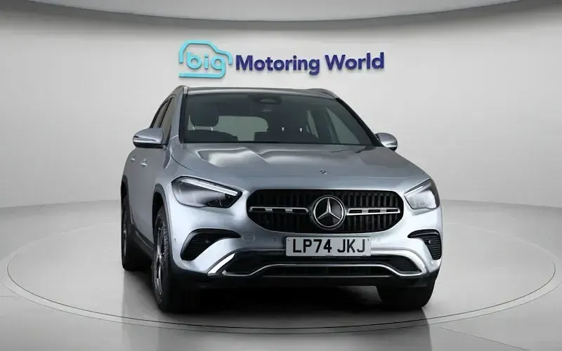 Used Mercedes GLA180 Sport Edition 136 HP (100 kW) 2025 Silver SUV