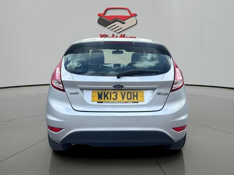 Used Ford Fiesta Style 75 HP (55 kW) 2013 Silver Hatchback