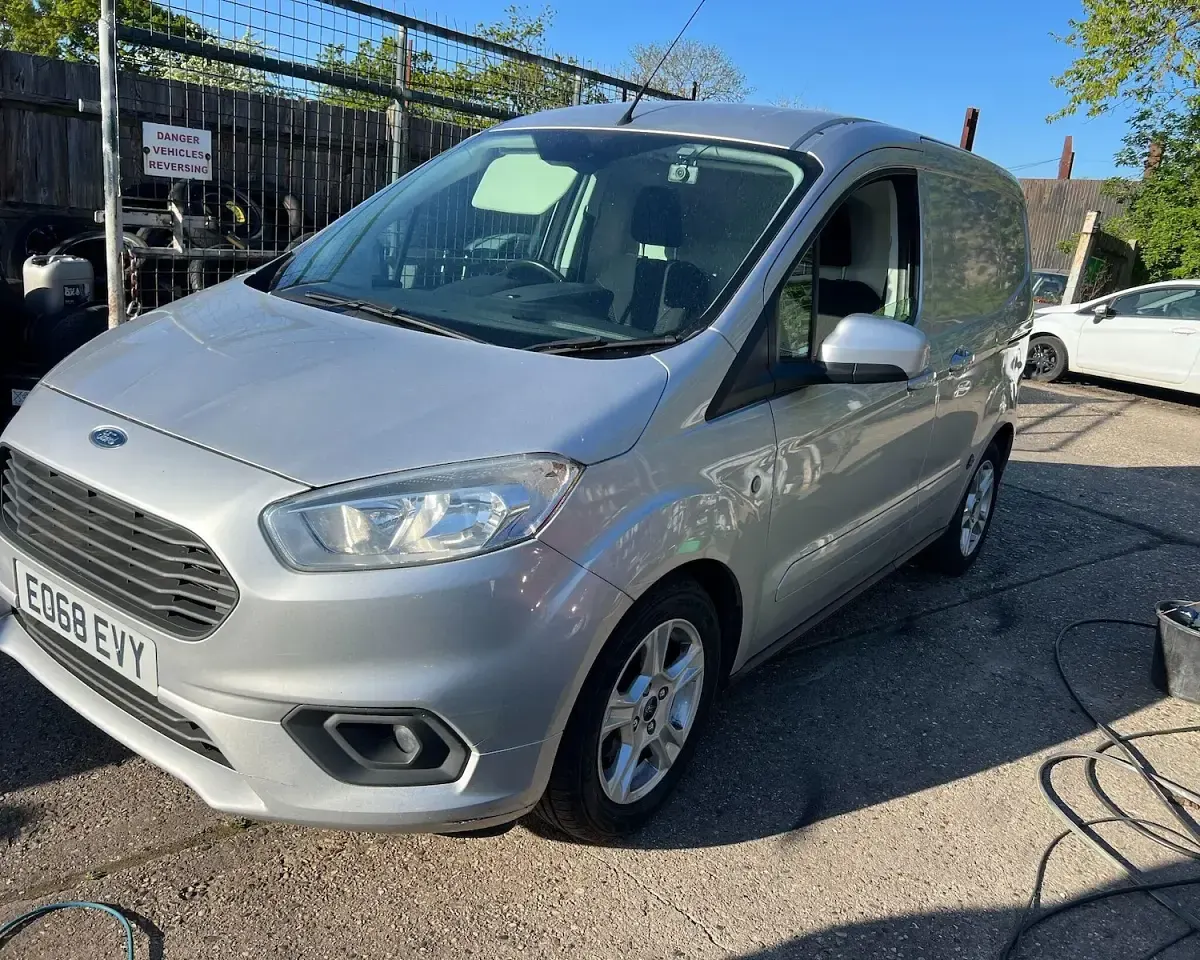 Used Ford Transit Limited 100 HP (73 kW) 2018 Silver Van