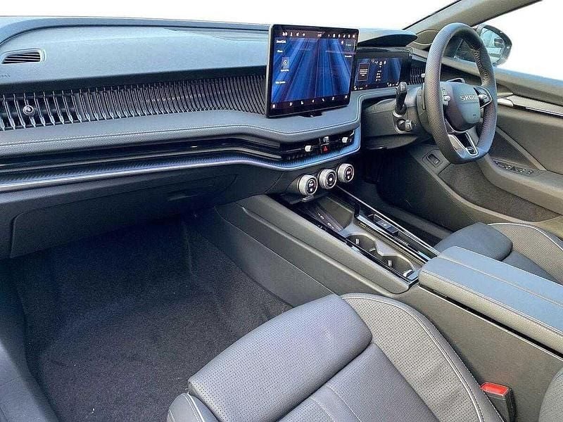 New Skoda Superb SportLine 110 HP (80 kW) 2025 Midnight black metallic Hatchback