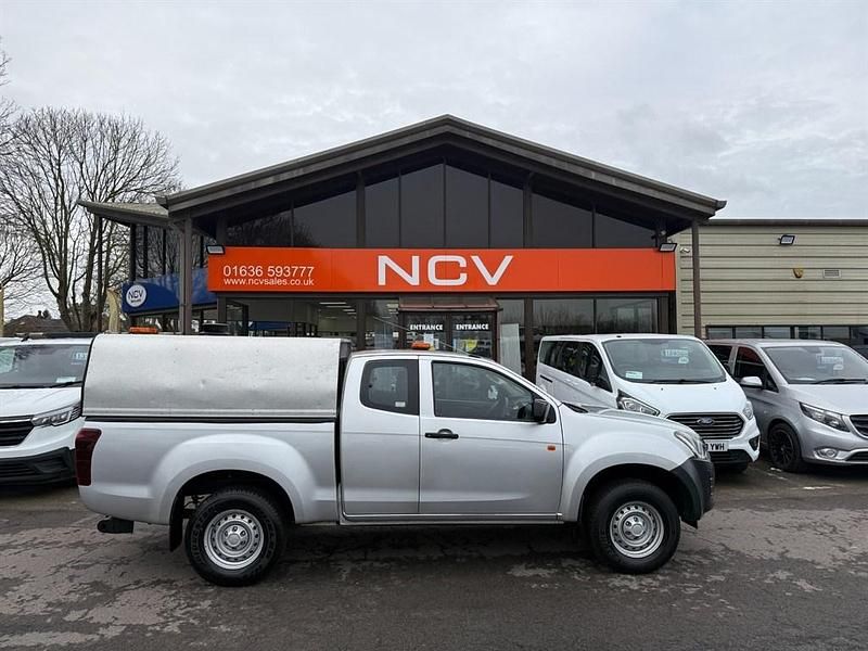 Usado Isuzu D-Max 163 CV (119 kW) 2021 Plateado Pickup/Camioneta