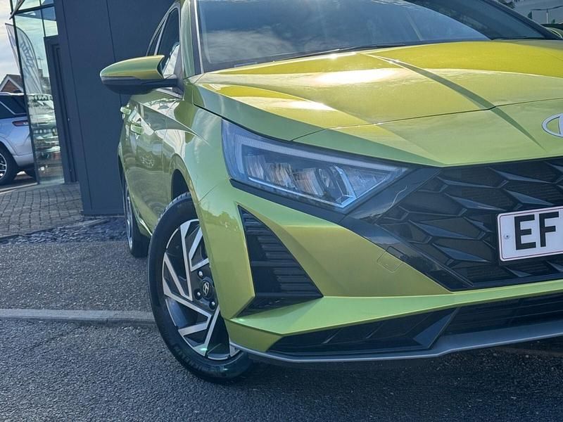 Used Hyundai i20 Advanced 99 HP (72 kW) 2024 Yellow Hatchback