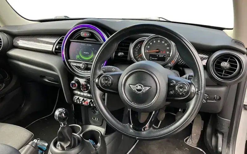 Used Mini Cooper S Chili 192 HP (141 kW) 2017 Silver Hatchback