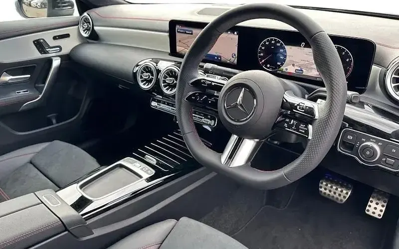 Second-hand Mercedes CLA220 AMG line 190 CP (139 kW) 2024 Gri Berlinǎ