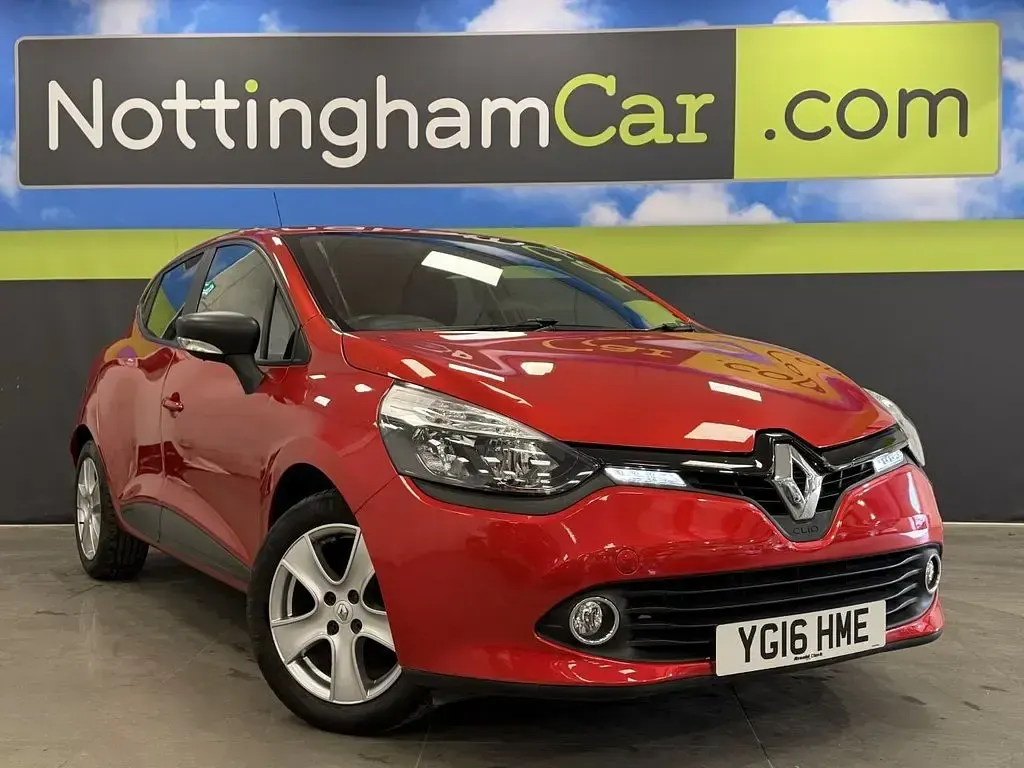Used Renault Clio Play 75 HP (55 kW) 2016 Red Hatchback