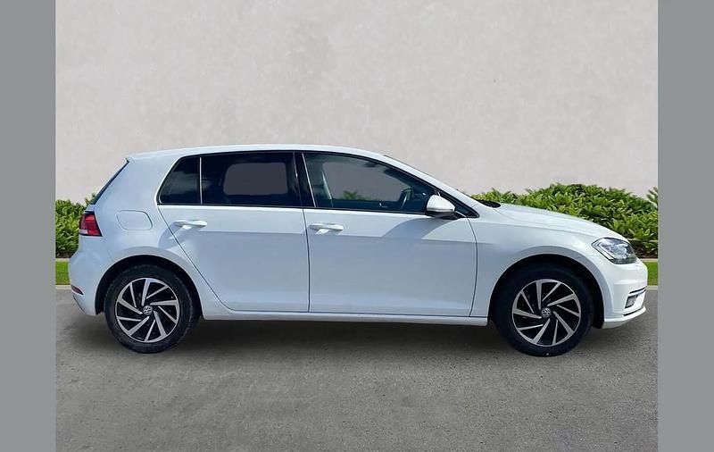 Used VW Golf VIII Edition 113 HP (83 kW) 2020 White Hatchback