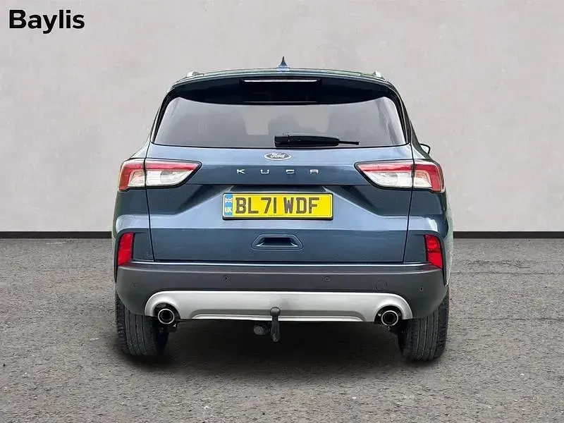 Käytetty Ford Kuga Zetec 120 HP (88 kW) 2022 Sininen Katumaasturi