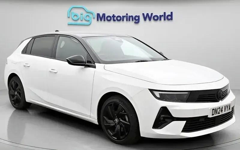 Second-hand Vauxhall Astra 131 CP (96 kW) 2026 Hatchback