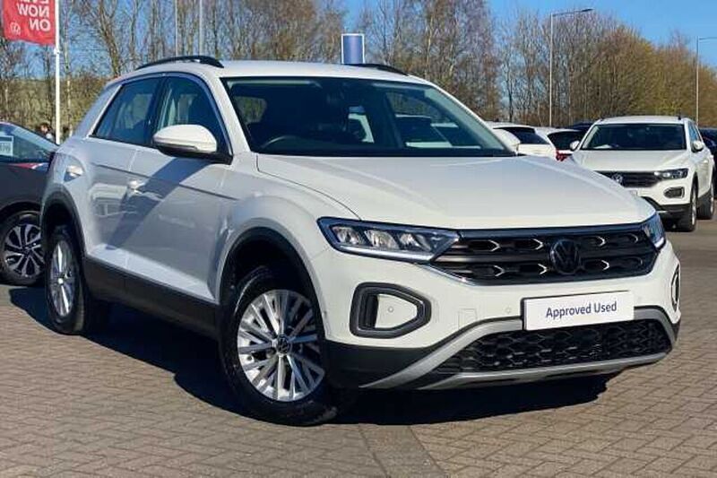 Used 2022 VW T-Roc Life SUV | £18,495 (Fair price) - Image 1/4