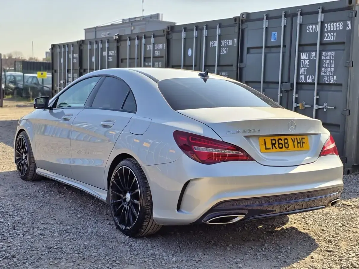 Usado Mercedes CLA220 AMG line 2018 Prateado Sedan