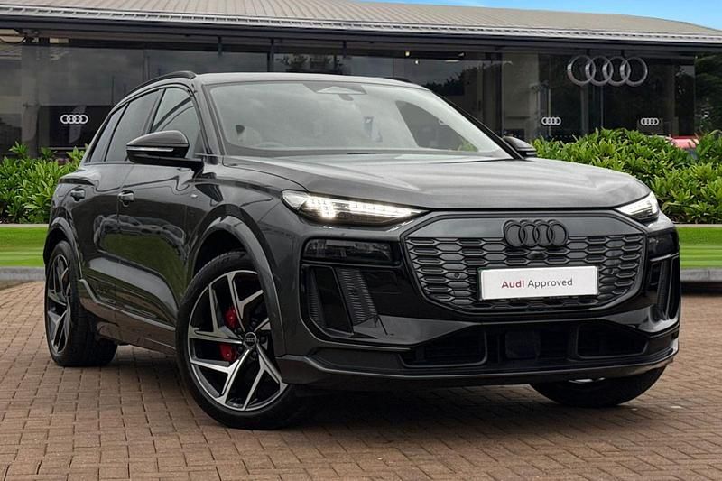Grey Used 2025 Audi e-tron Performance SUV | £53,980 - Image 1/4
