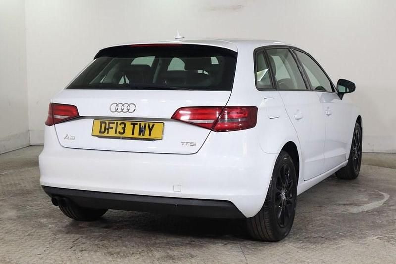 Used Audi A3 Sportback Design 122 HP (89 kW) 2013 White Hatchback