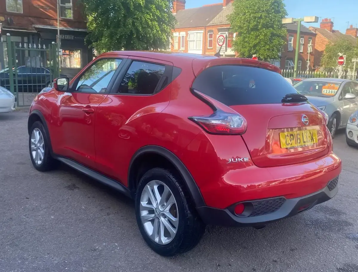 Used Nissan Juke Acenta 115 HP (84 kW) 2016 Red SUV