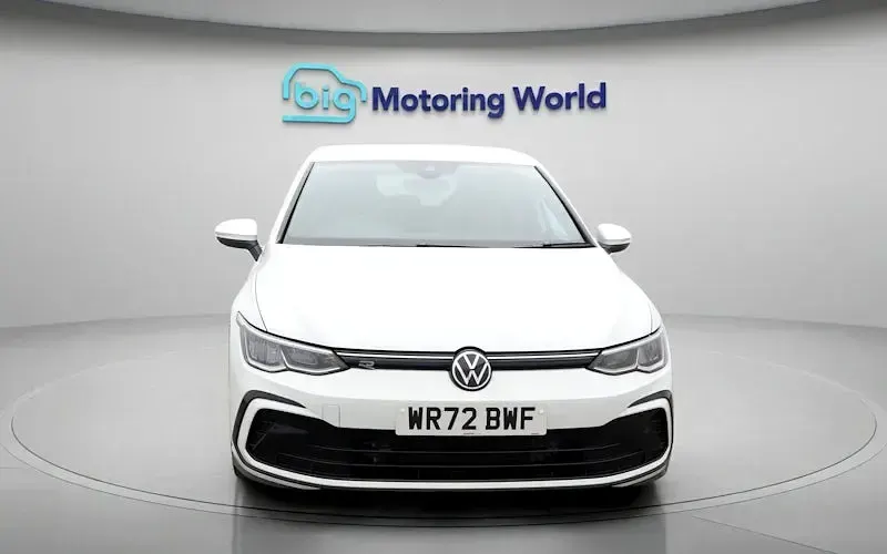 Usado VW Golf VIII R-line 131 HP (96 kW) 2024 Citadino