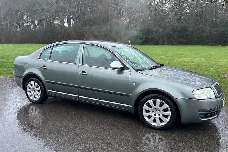Used Skoda Superb Comfort 160 HP (117 kW) 2007 Green Sedan