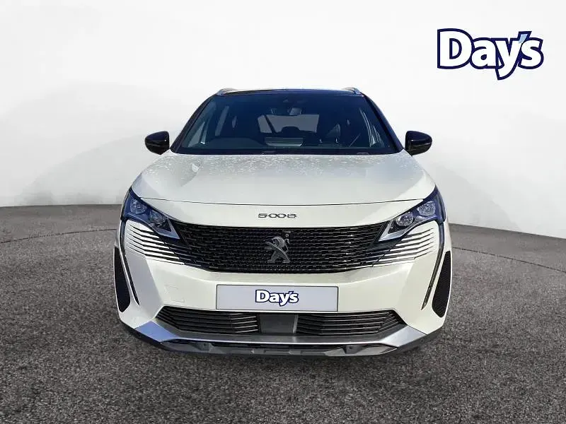Used Peugeot 5008 Premium 130 HP (95 kW) 2021 White SUV
