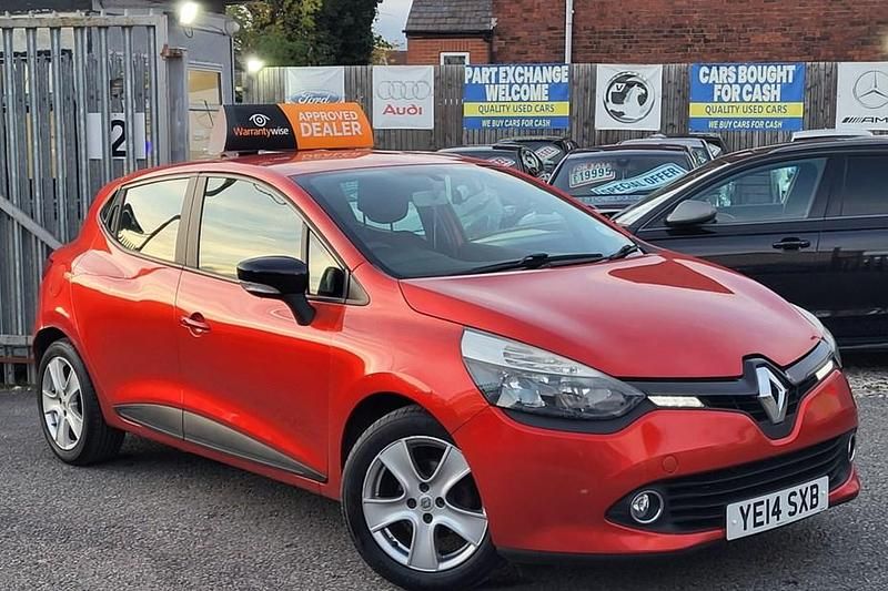 Used Renault Clio IV Dynamique 90 HP (66 kW) 2013 Red Hatchback