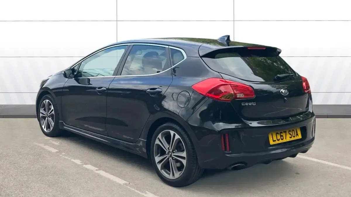 Used Kia Ceed GT-Line 118 HP (86 kW) 2001 Hatchback
