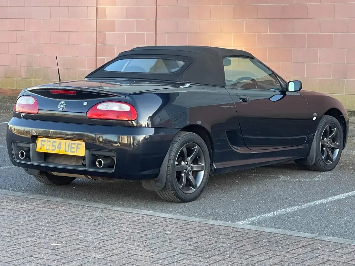 Używany MG F 2005 Czarny Kabriolet