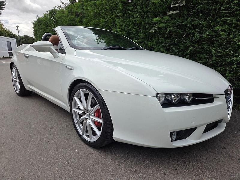 White Used 2008 Alfa Romeo Spider Cabriolet | £8,495 - Image 1/4