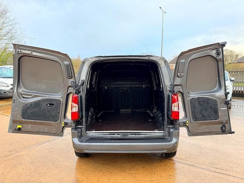 Used Vauxhall Combo S 100 HP (73 kW) 2023 Grey MPV