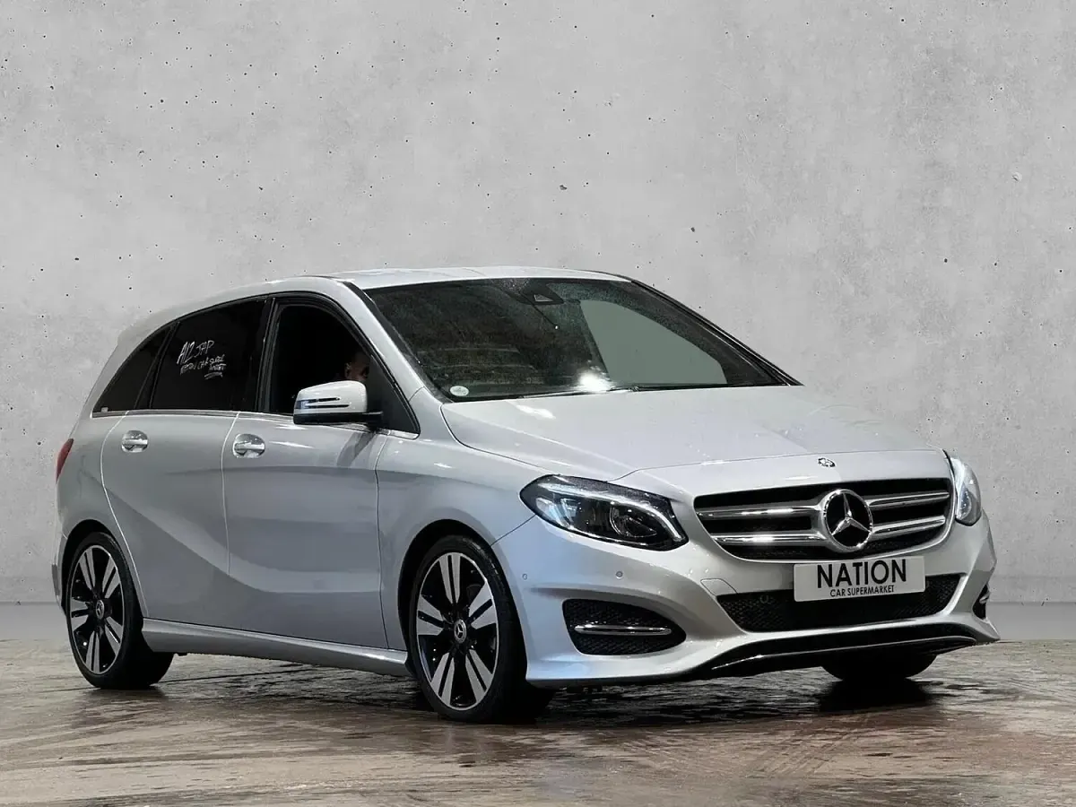Used Mercedes B180 Premium 2015 White Hatchback