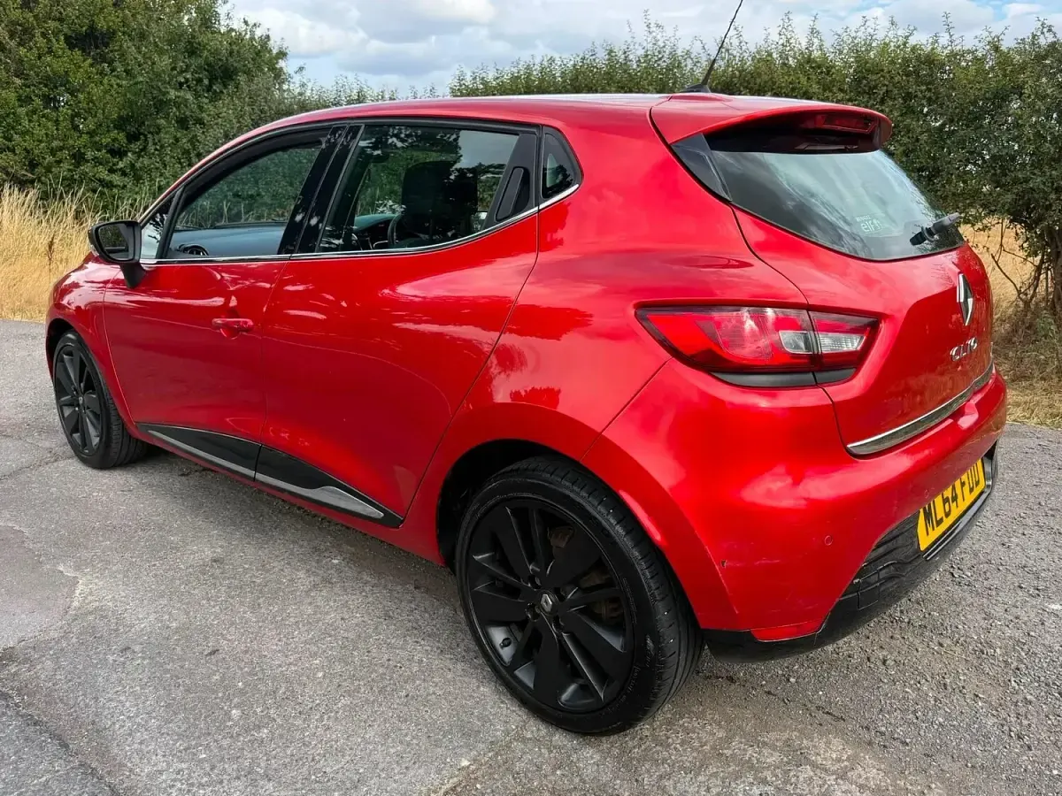 Used Renault Clio Dynamique 90 HP (66 kW) 2014 Red Hatchback