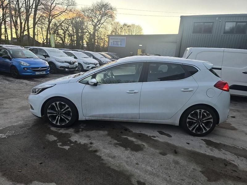 Used Kia Ceed 2014 White Hatchback