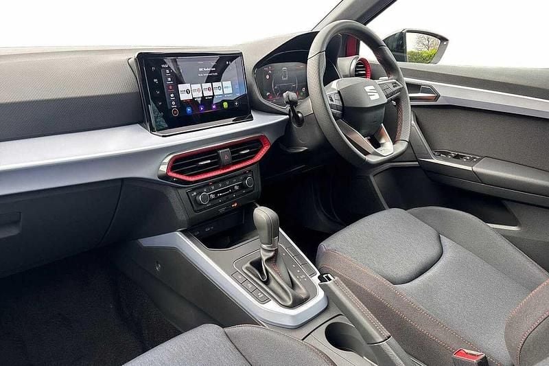 New Seat Arona FR 2026 Desire red with black roof SUV