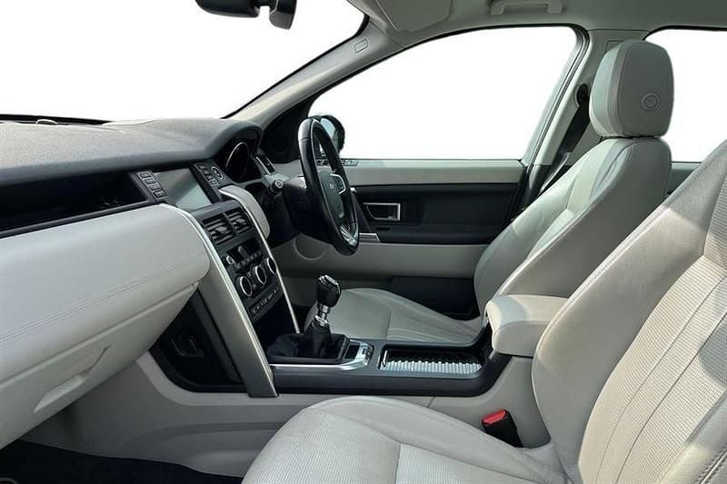 Used Land Rover Discovery Sport HSE 150 HP (110 kW) 2018 Silver SUV