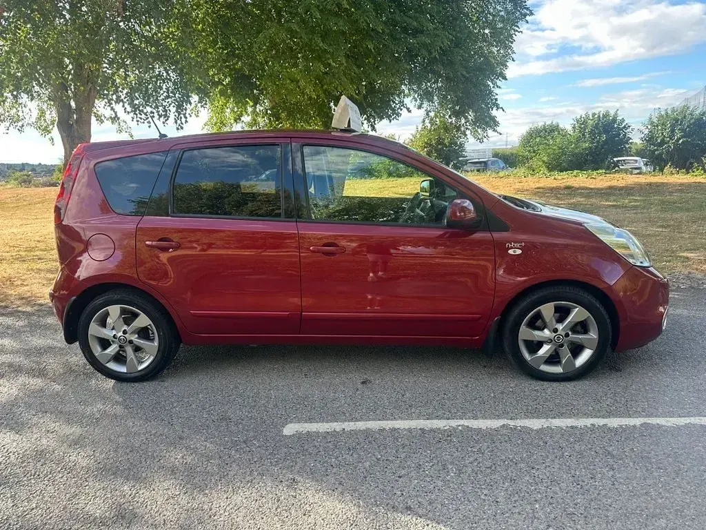 Used Nissan Note N-TEC 110 HP (80 kW) 2012 Red Hatchback