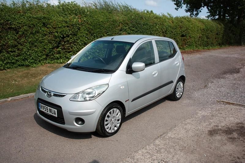 Silver Used 2009 Hyundai i10 Hatchback | £2,695 (Fair price) - Image 1/4