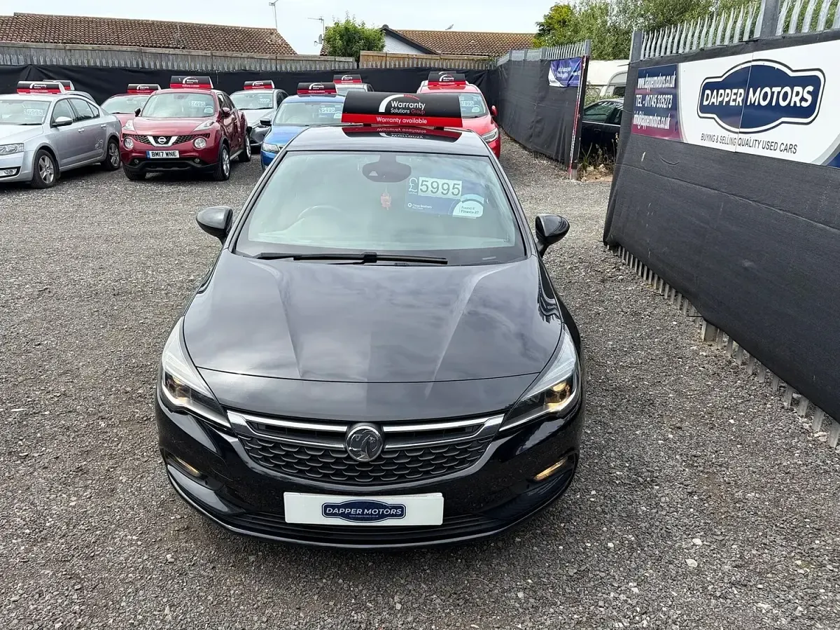 Used Vauxhall Astra SRi 110 HP (80 kW) 2016 Black Hatchback