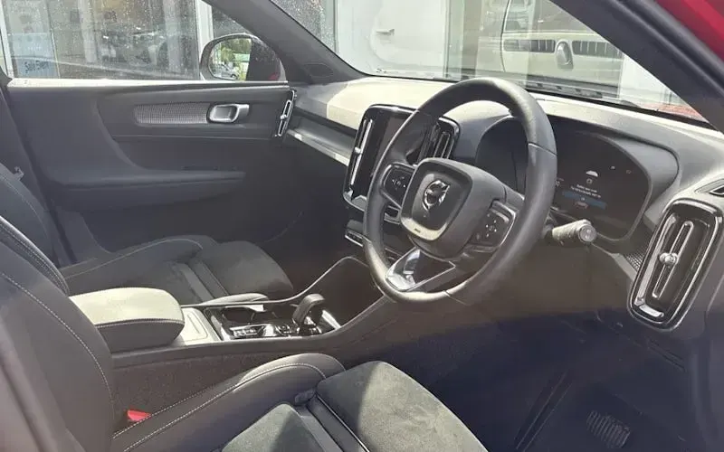 Used Volvo XC40 Plus 163 HP (119 kW) 2026 SUV
