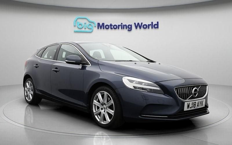 Used 2019 Volvo V40 Inscription Hatchback | £10,300 (Good price) - Image 1/4