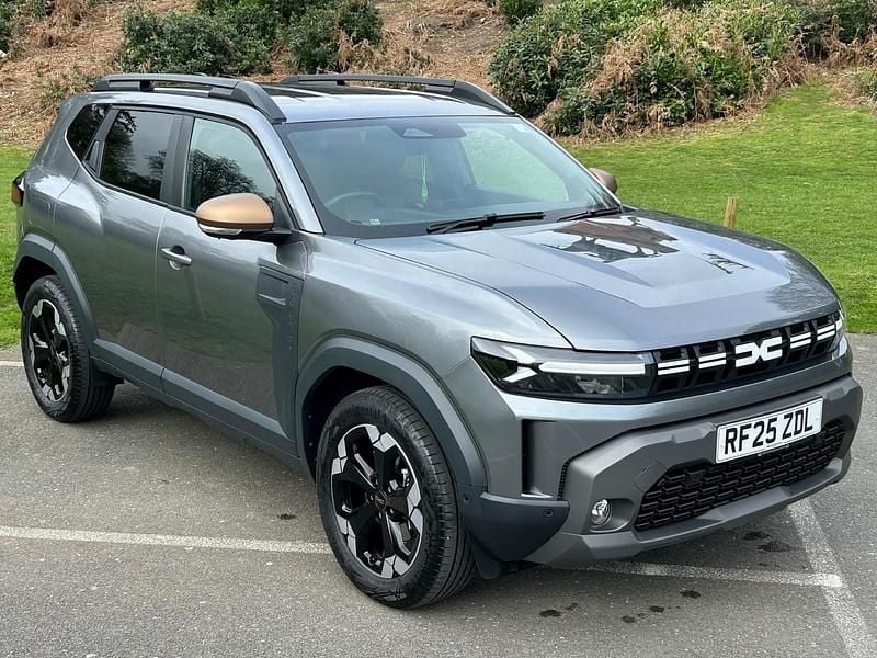 Used Dacia Duster Extreme 143 HP (105 kW) 2025 Grey Hatchback